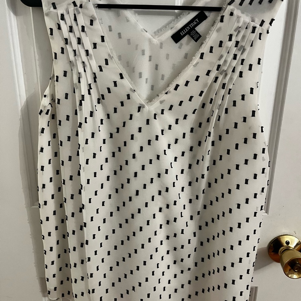 Ellen Tracy Sleeveless White and Black Blouse (lined) polyester